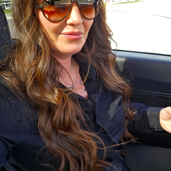 Meet your Posher, Tabetha - Picture 3 of 4